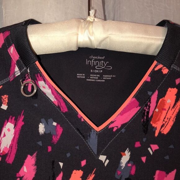 Infinity S Charcoal Gray Neon Pastel Paintbrush Strokes Stretch Scrub Top - Picture 6 of 15